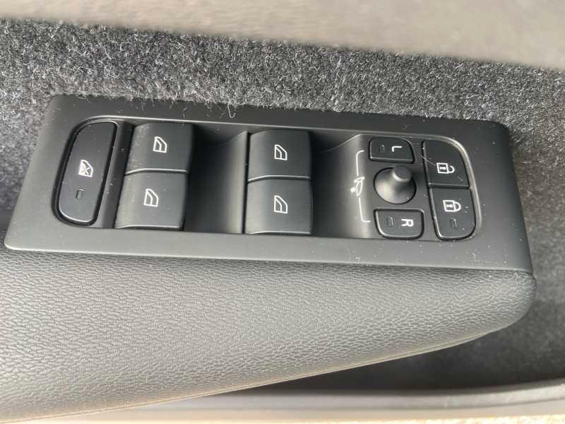 VOLVO XC40 2.0 d3 MoMenT. AuTo