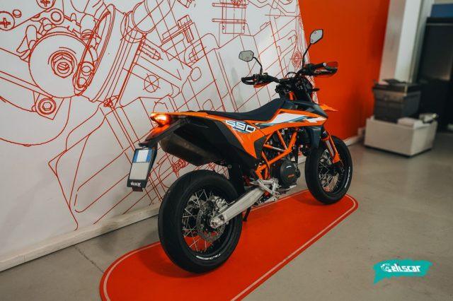 KTM 690 SMC KTM 690 SMC R