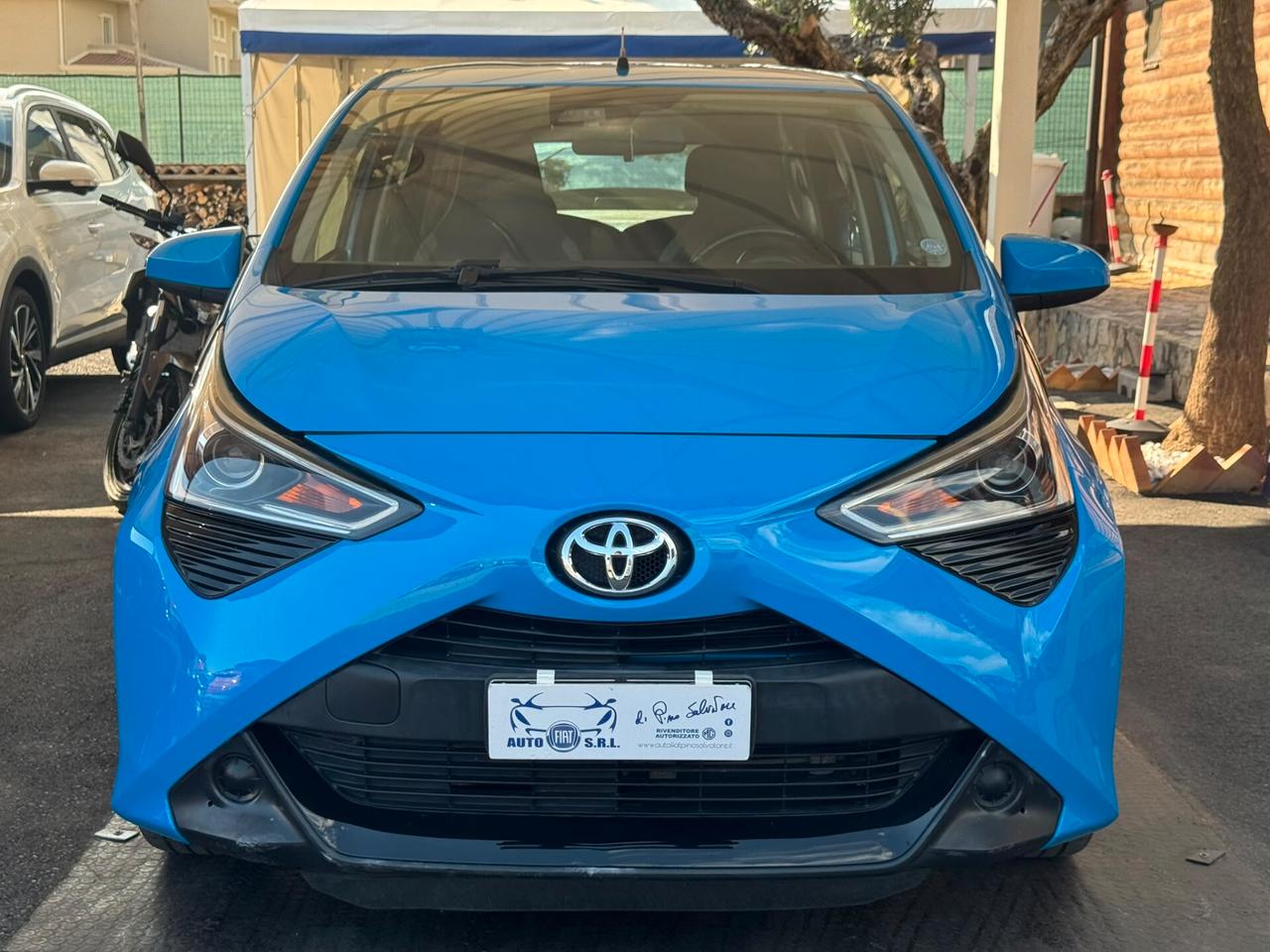 Toyota Aygo Connect 1.0 VVT-i 72 CV 5 porte x-play