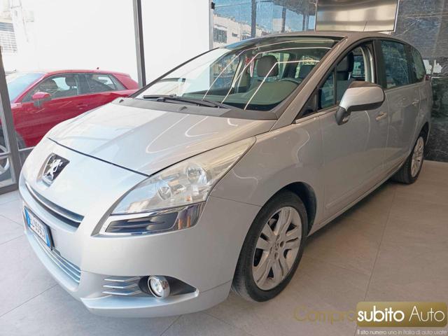PEUGEOT 5008 1.6 HDi 7 POSTI
