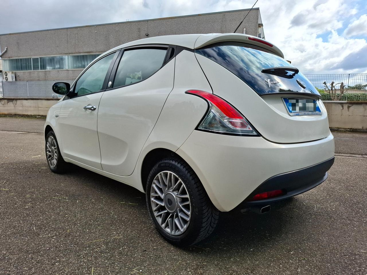 Lancia Ypsilon 1.2 69 CV 5 porte GPL Ecochic Gold