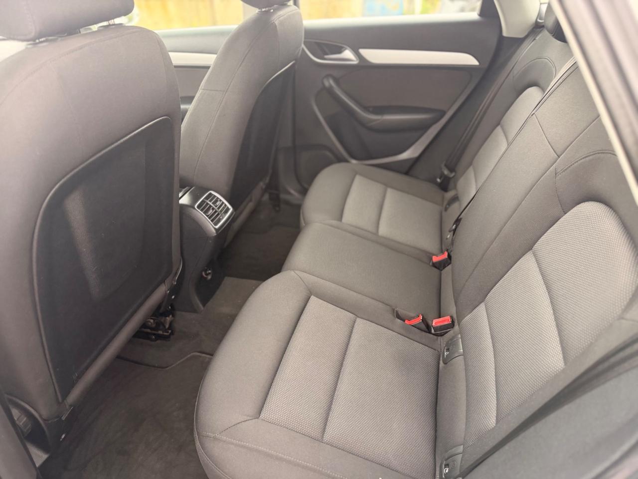 Audi Q3 2.0 TDI 120 CV S tronic Sport