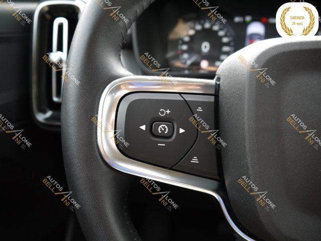 VOLVO XC40 B4 AWD Geartronic Momentum Pro