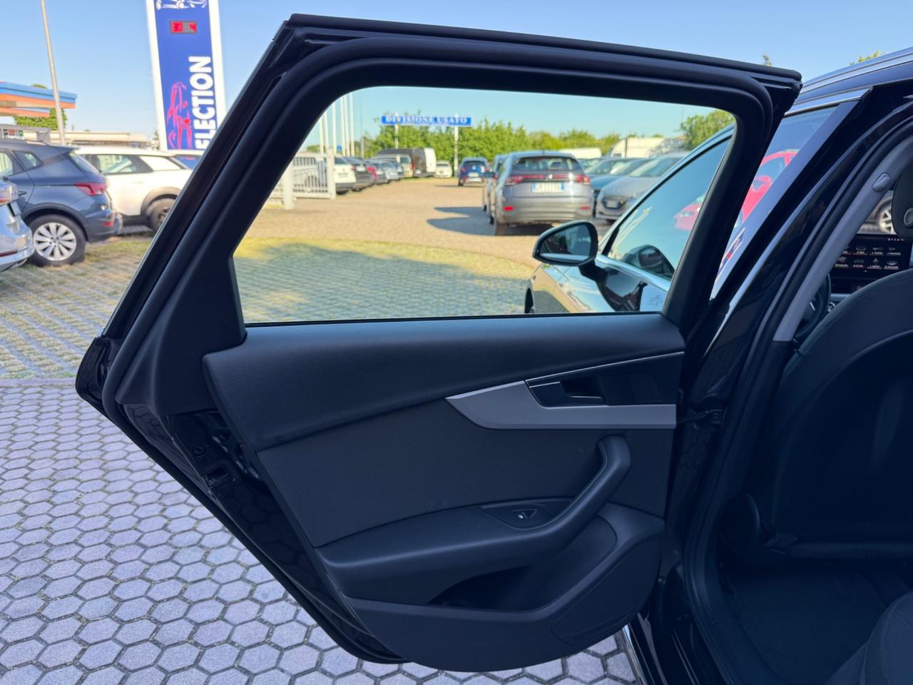 Audi A4 Avant 40 TDI quattro S tronic Business Advanced