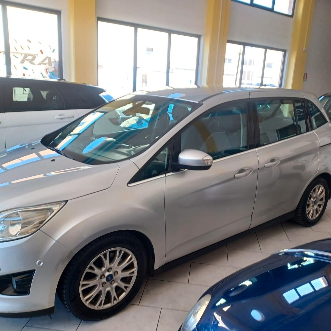 7 POSTI FORD C-MAX 1.6 TDI DISTRIBUZIONE FATTA