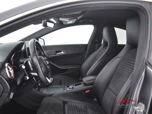 MERCEDES-BENZ CLA 200 d 4Matic Automatic Premium Dark Night