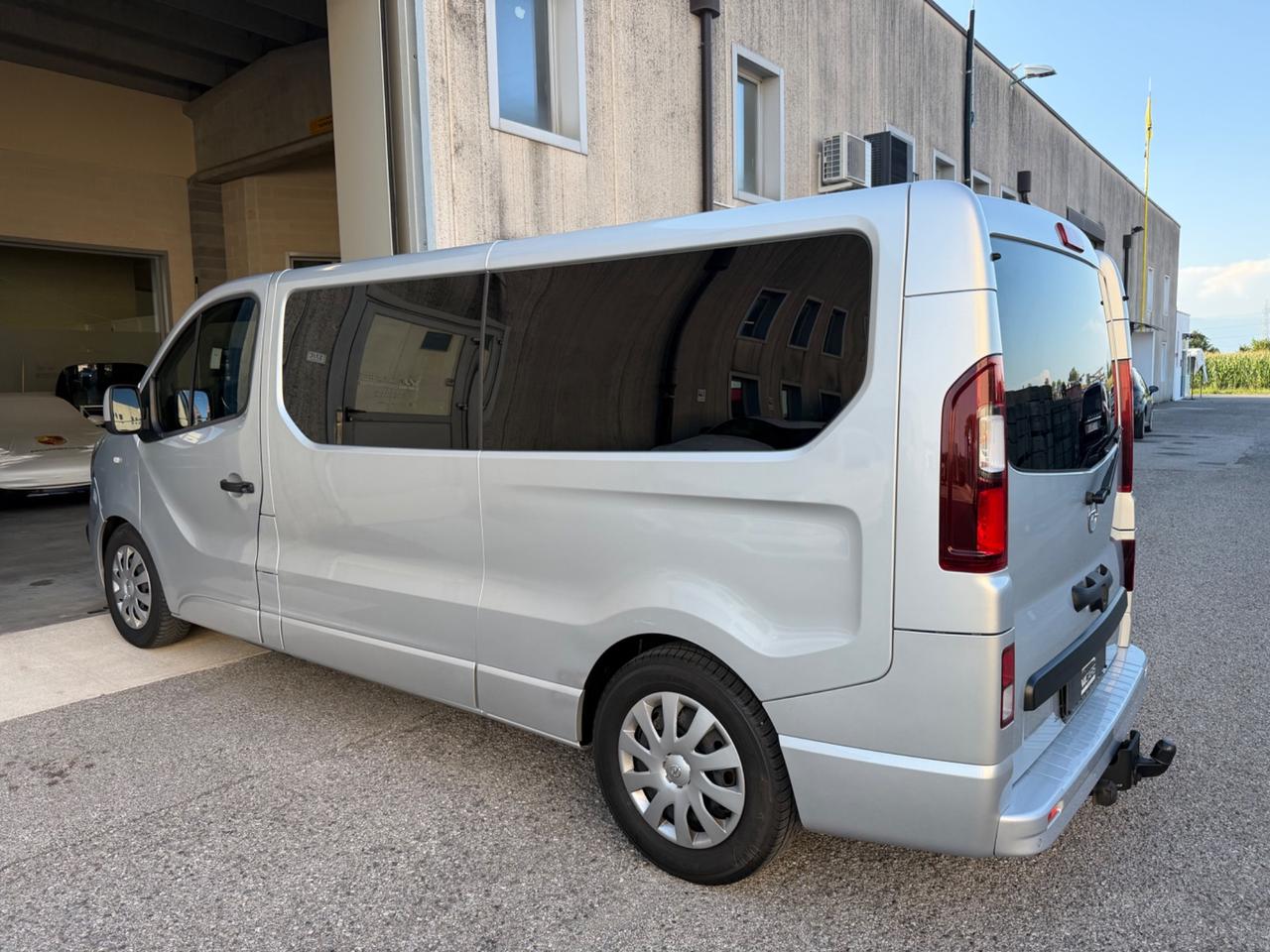 Opel Vivaro 9 POSTI