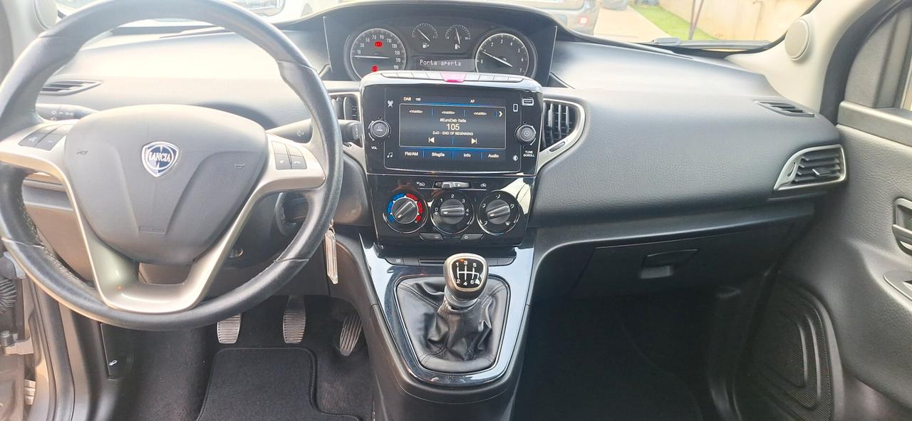 Lancia Ypsilon 1.0 FireFly 5 porte S&S Hybrid Gold Plus