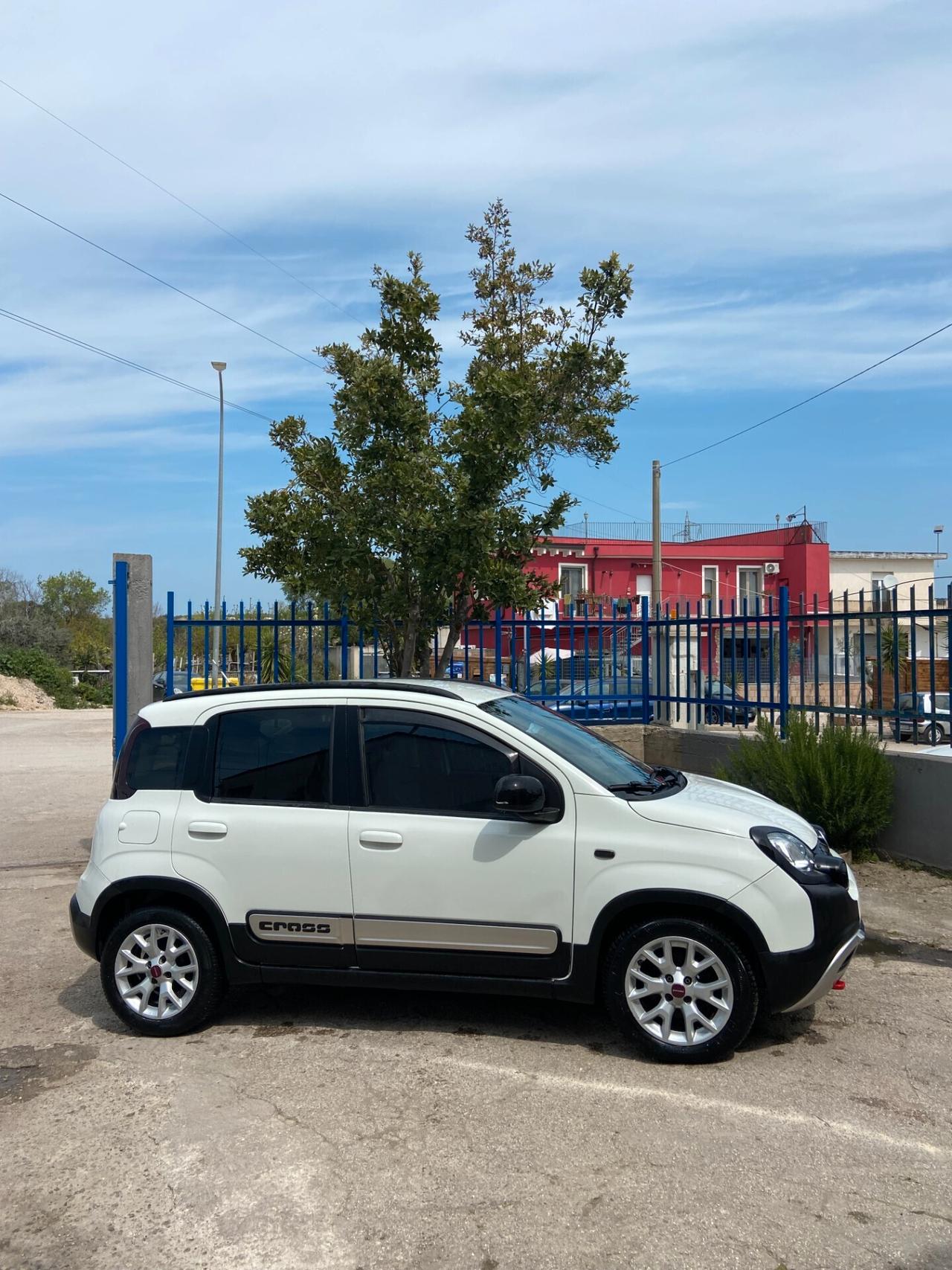 Fiat Panda 1.3 MJT allestimento CROSS 2016 141.000 km