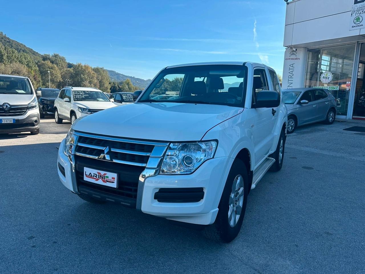 Mitsubishi Pajero 3.2 DI-D 16V aut. 3p. Invite DPF