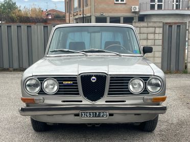 Lancia 2000 iniezione ( Flavia berlina )