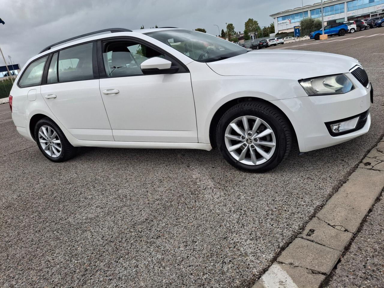 Skoda Octavia 1.6 TDI CR 105 CV.*NAVIGATORE*