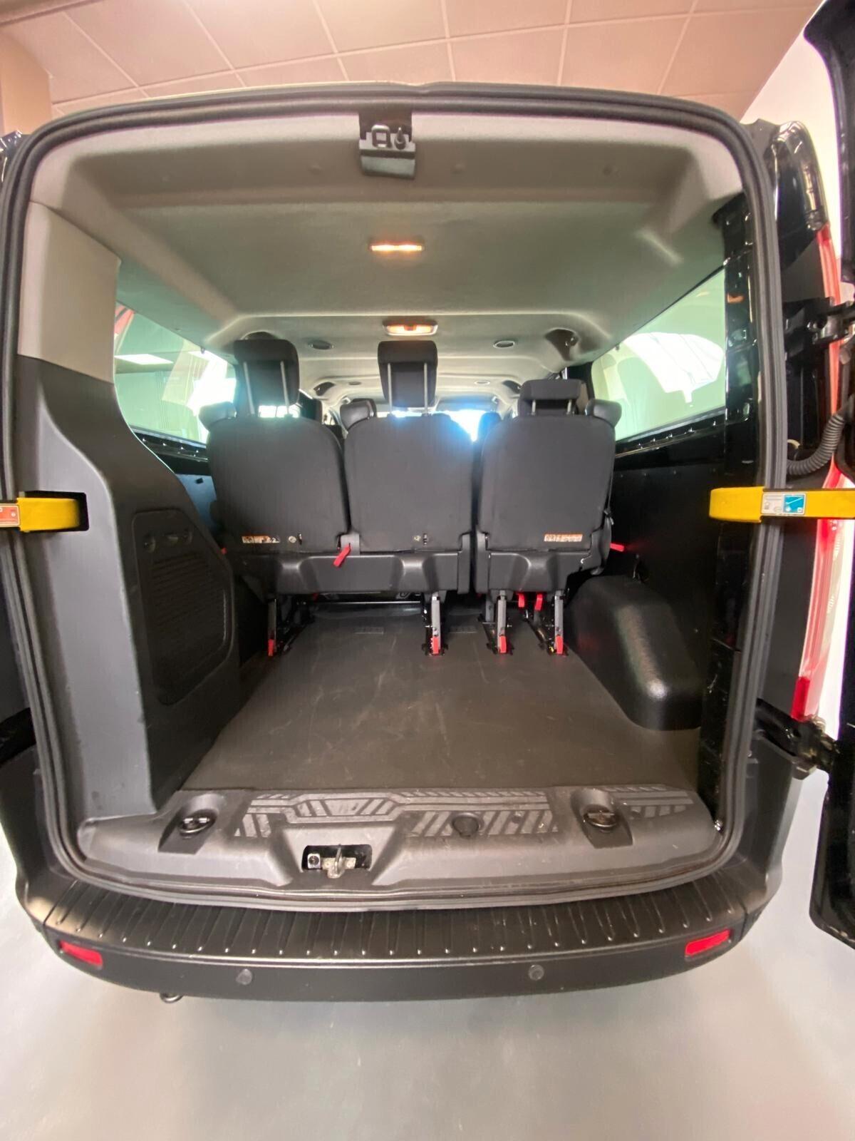 Ford Transit Custom Trasporto Persone 9 POSTI