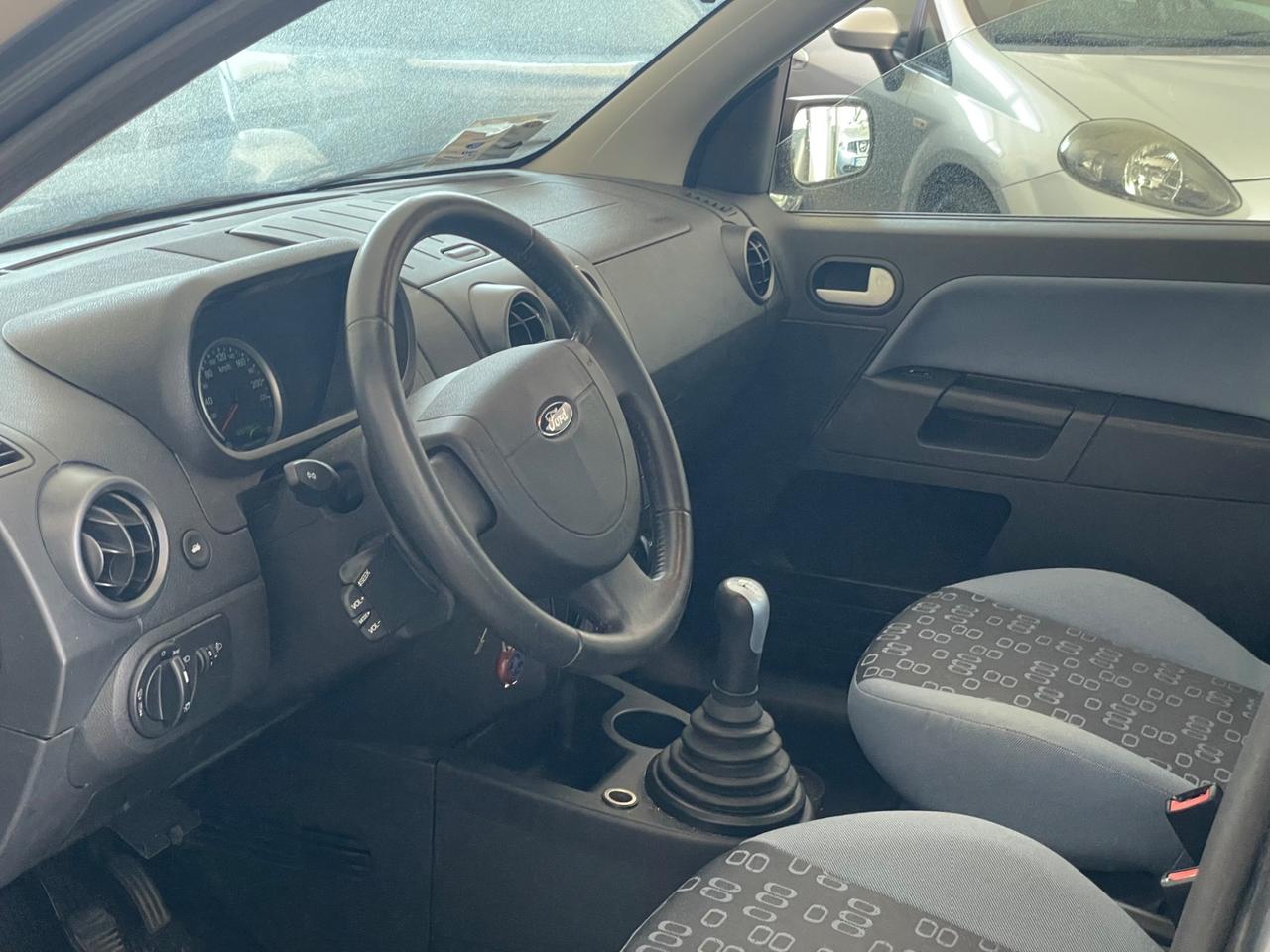 Ford Fusion 1.4 16V 5p. Leather