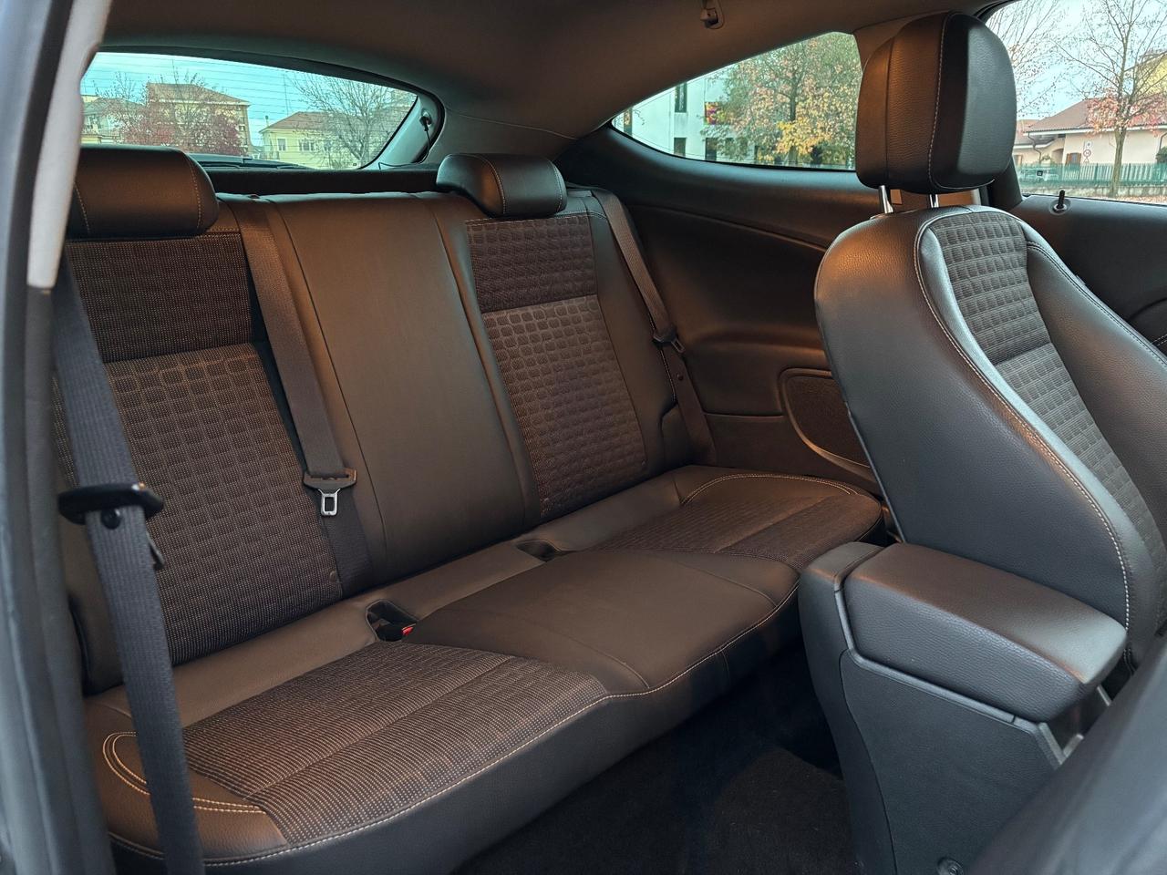 Opel Astra GTC 2.0 CDTI 165CV