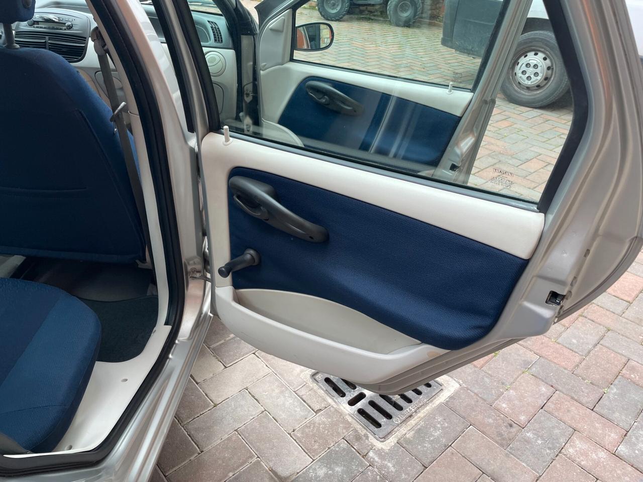 Fiat Punto 1.2i cat 5 porte ELX