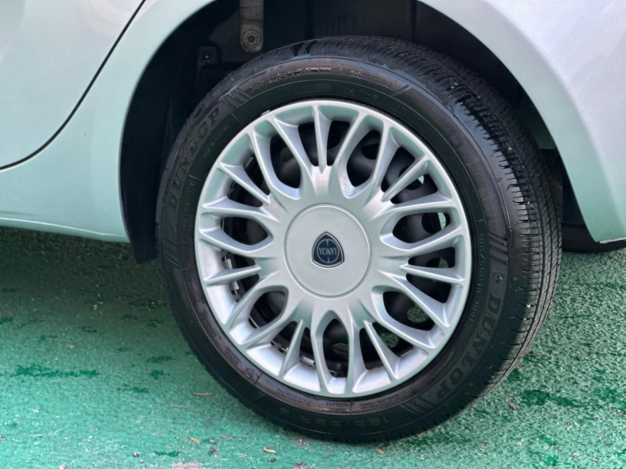 Lancia Ypsilon 1.2 Benzina 69cv Silver 2016