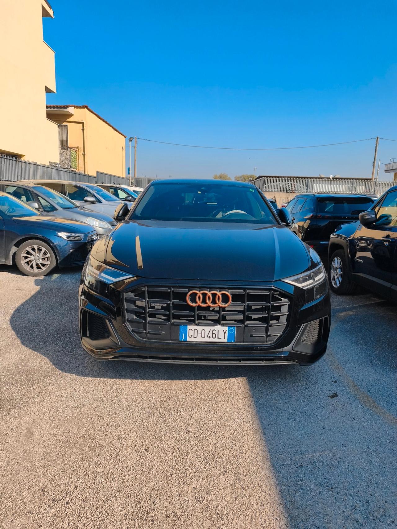 Audi Q8 50 TDI 286 CV quattro tiptronic Sport s-line identity Black Total