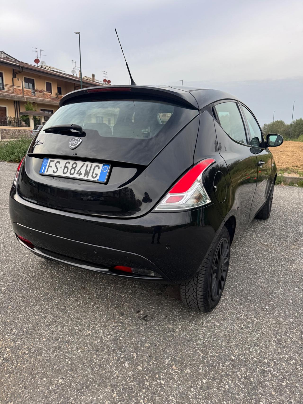 Lancia Ypsilon 1.2 69 CV 5 porte GPL