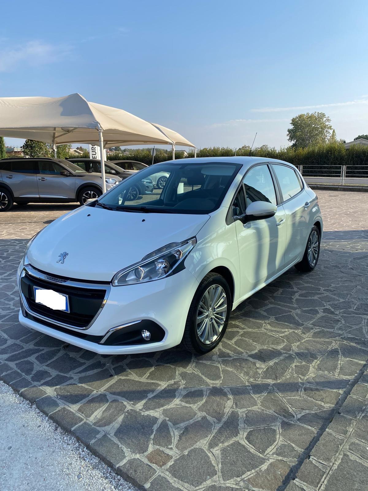 Peugeot 208 5 Porte 208 5p 1.2 puretech Active 82cv