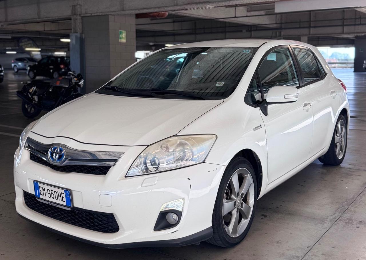 TOYOTA AURIS 1.8 HSD HYBRID STYLE