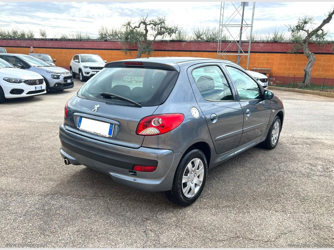 PEUGEOT 206 PLUS TRENDY 1.1 60CV PER NEOPATENTATI