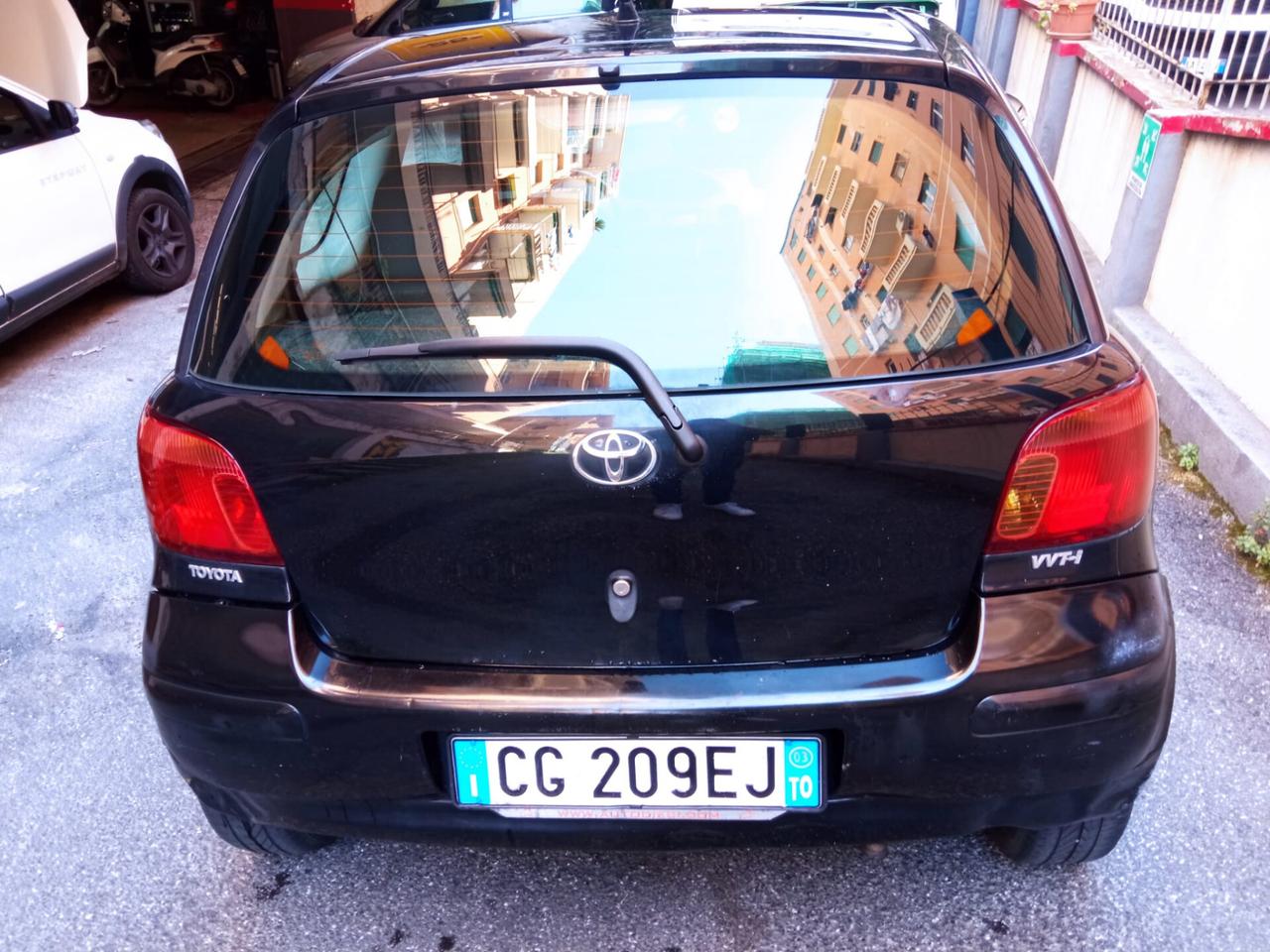 Toyota Yaris 1.3i 16V cat 3 porte Sol