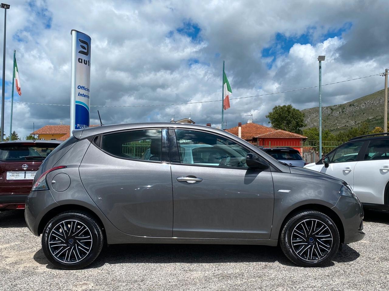Lancia Ypsilon 1.0 FireFly 5 porte S&S Hybrid Gold
