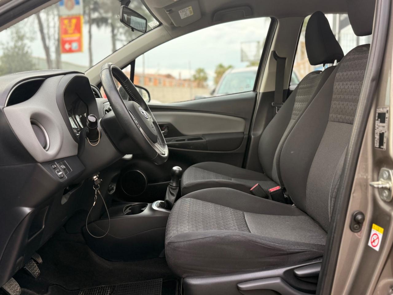 Toyota Yaris 1.0 5 porte Lounge 2017