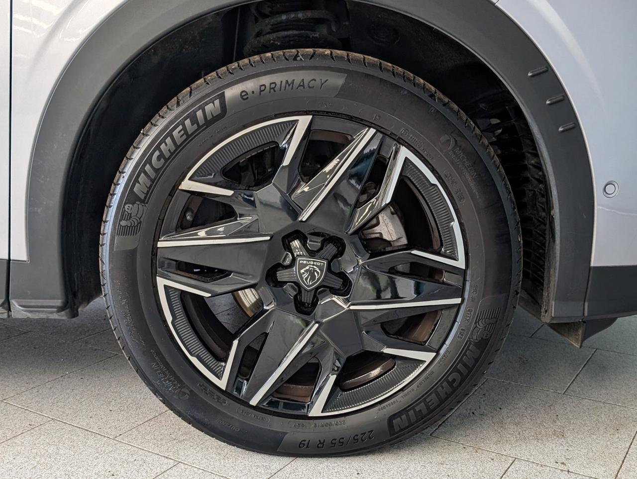 Peugeot 3008 1.2 Hybrid 145cv e-dcs6 Allure