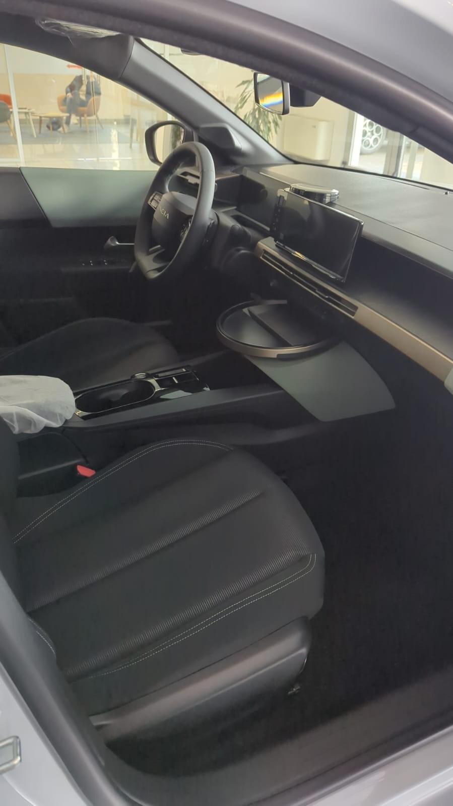 Lancia Ypsilon Hybrid e-DCT