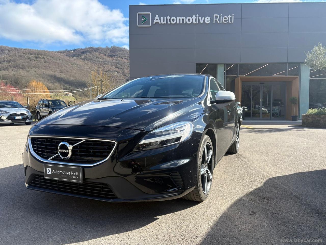 VOLVO V40 D2 R-design
