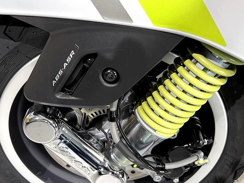 Piaggio Vespa GTS 300 SuperTech HPE