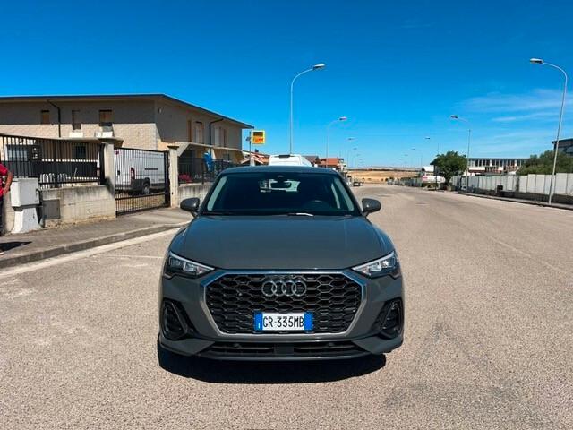 Audi Q3 35 TDI quattro S tronic Identity Black