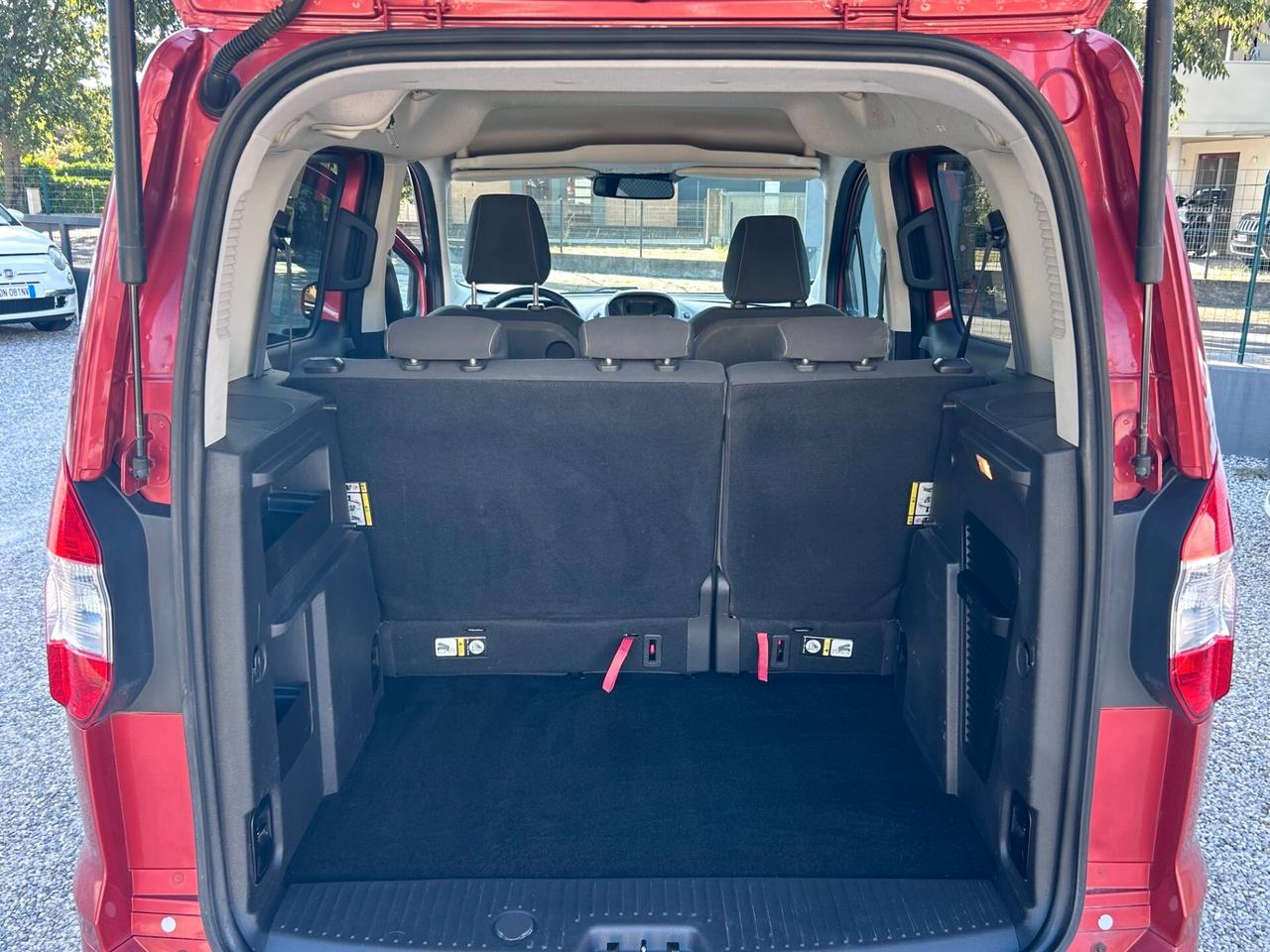 Ford Tourneo Courier 1.5 TDCI 75 CV