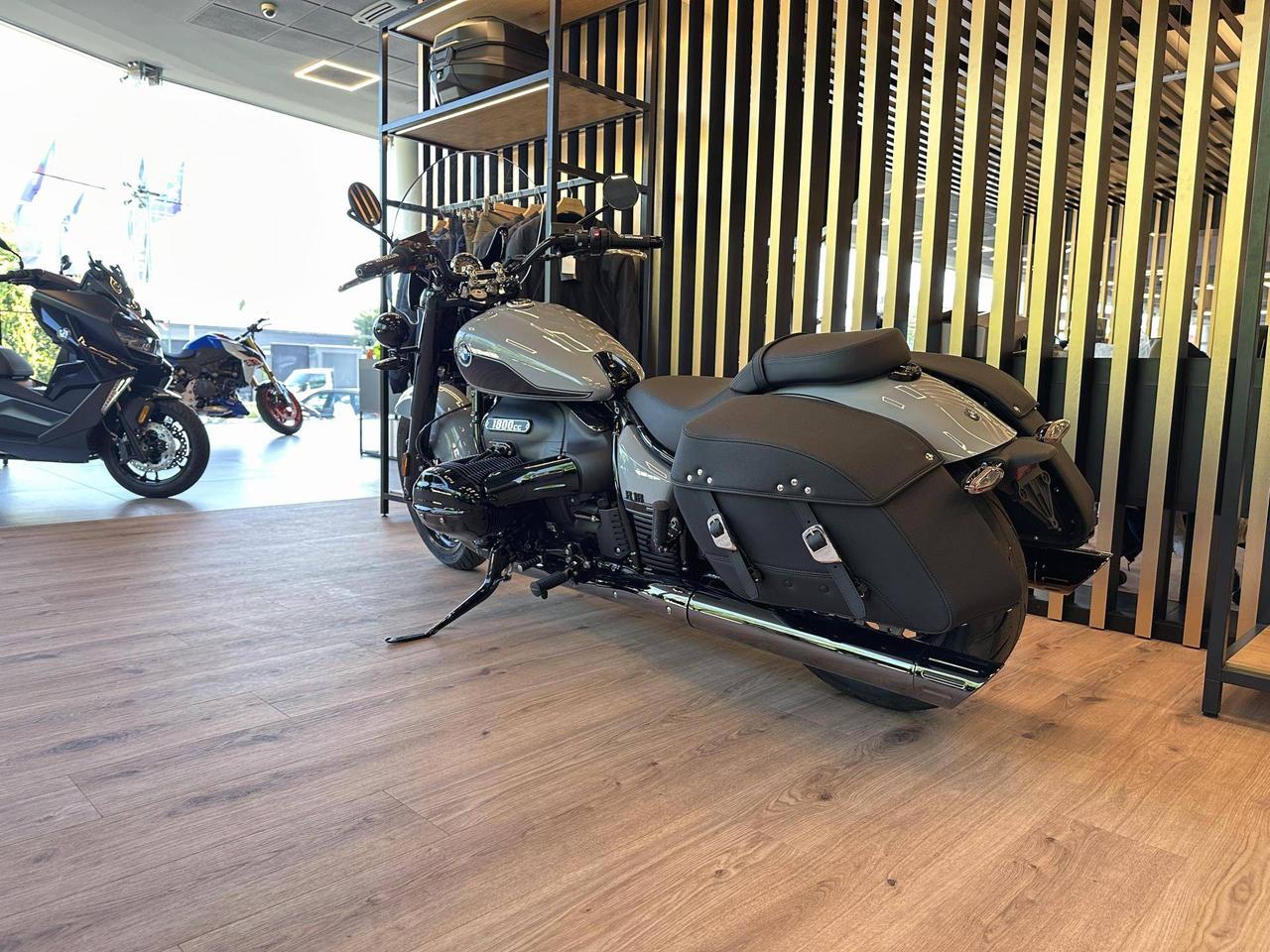 BMW R 18 Classic Blacked Out