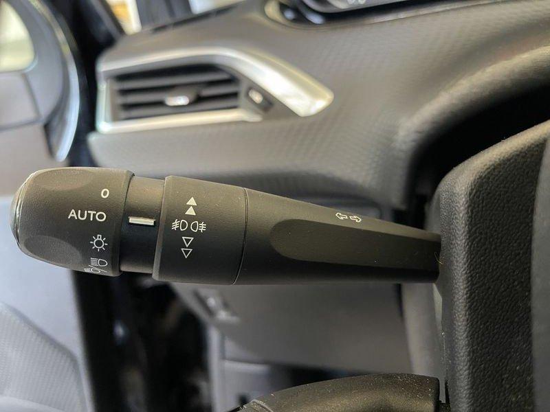 Peugeot 208 5p 1.2 puretech Signature s&s 82cv