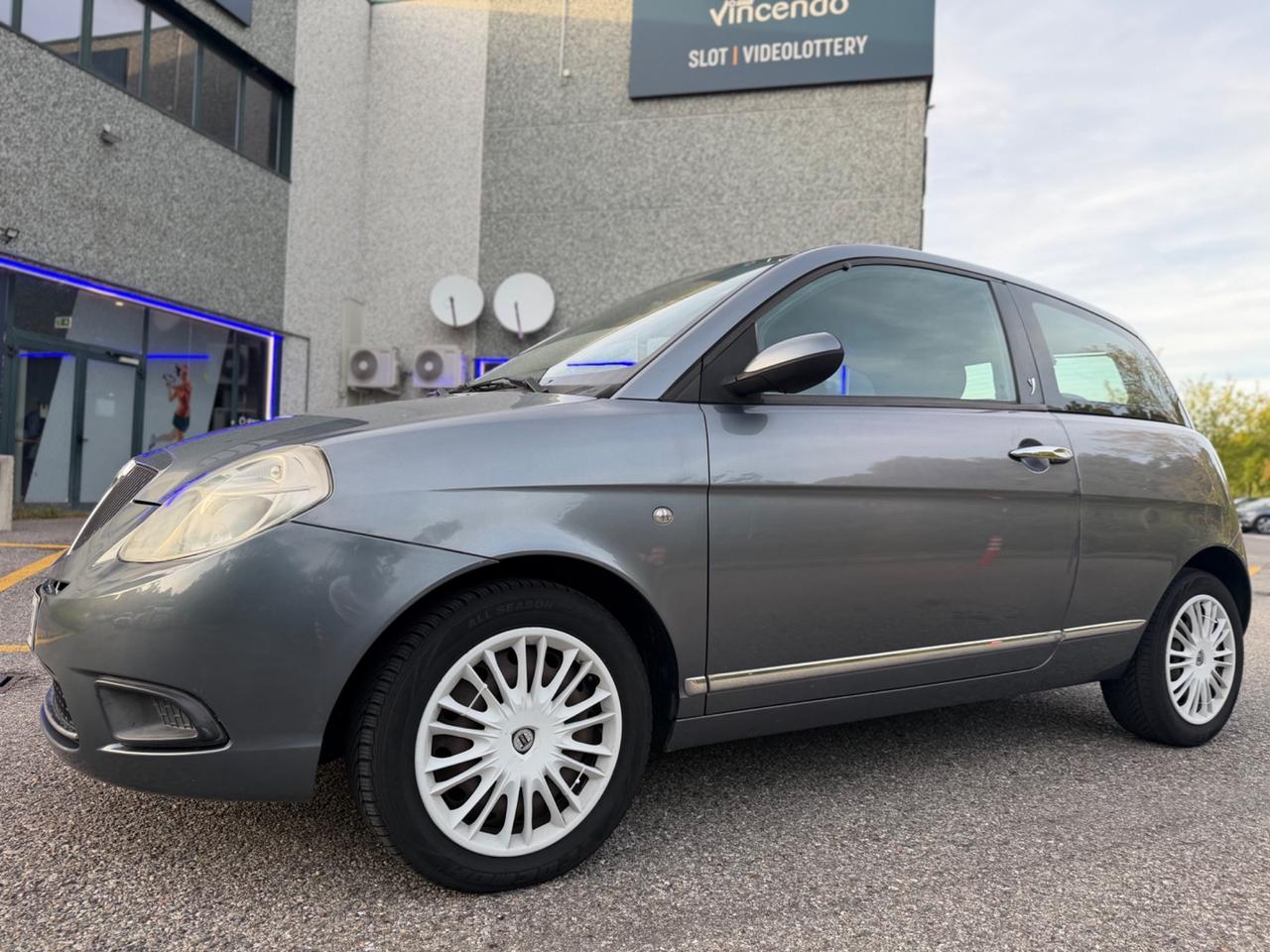 Lancia Ypsilon 1.2 Argento*Neopatentati*
