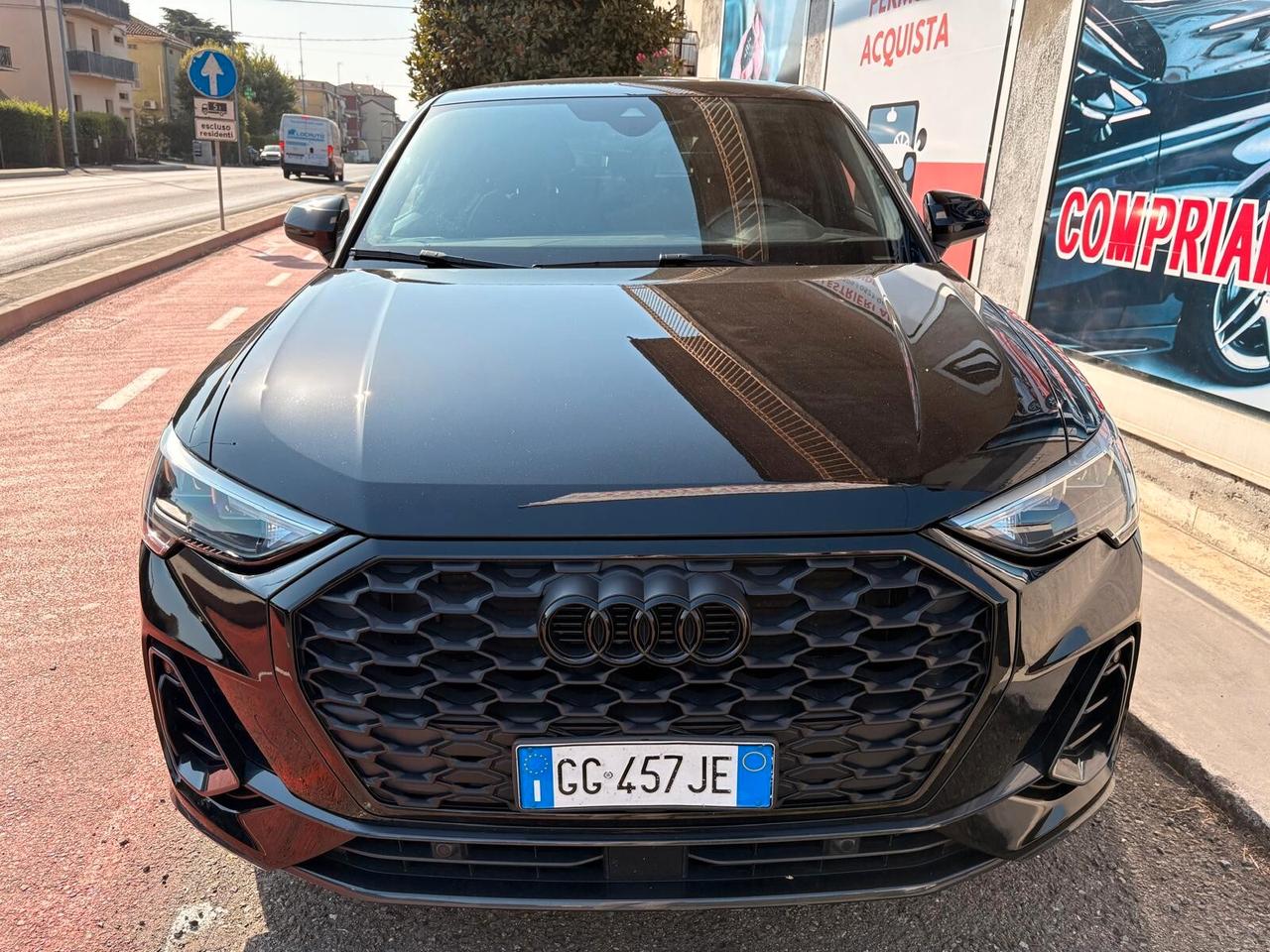 Audi Q3 35 TFSI Business Advanced Black Edition