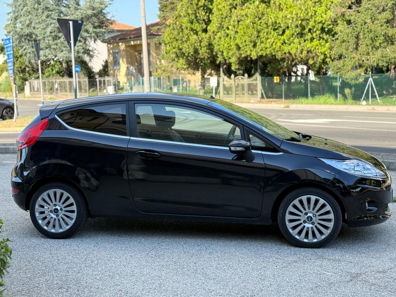 Ford Fiesta 1.2 82CV 3 porte Titanium