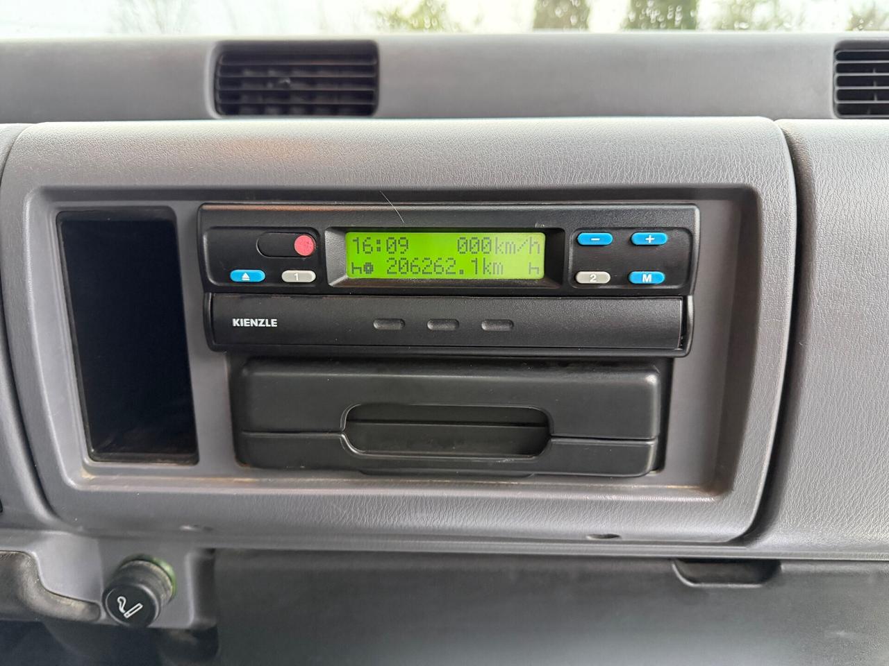 Nissan Cabstar 120.35 3.0 Tdi PL-RG Cabinato SE Cabinato Patente C