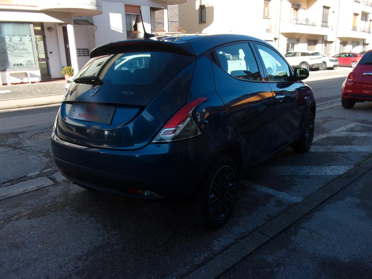 Lancia Ypsilon 1.0 FireFly 5 porte S&S Hybrid Gold