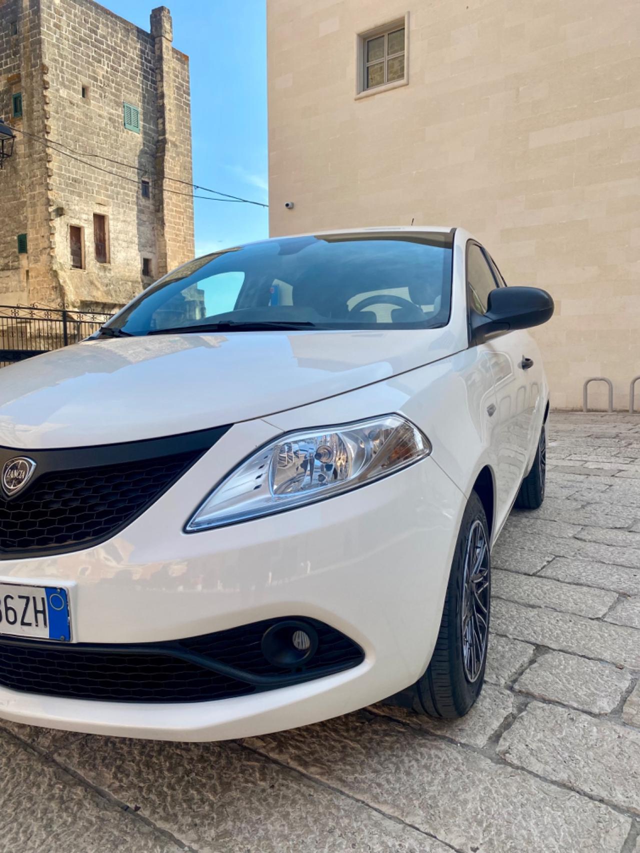 Lancia Ypsilon 1.2 69 CV 5 porte S&S Elefantino Blu