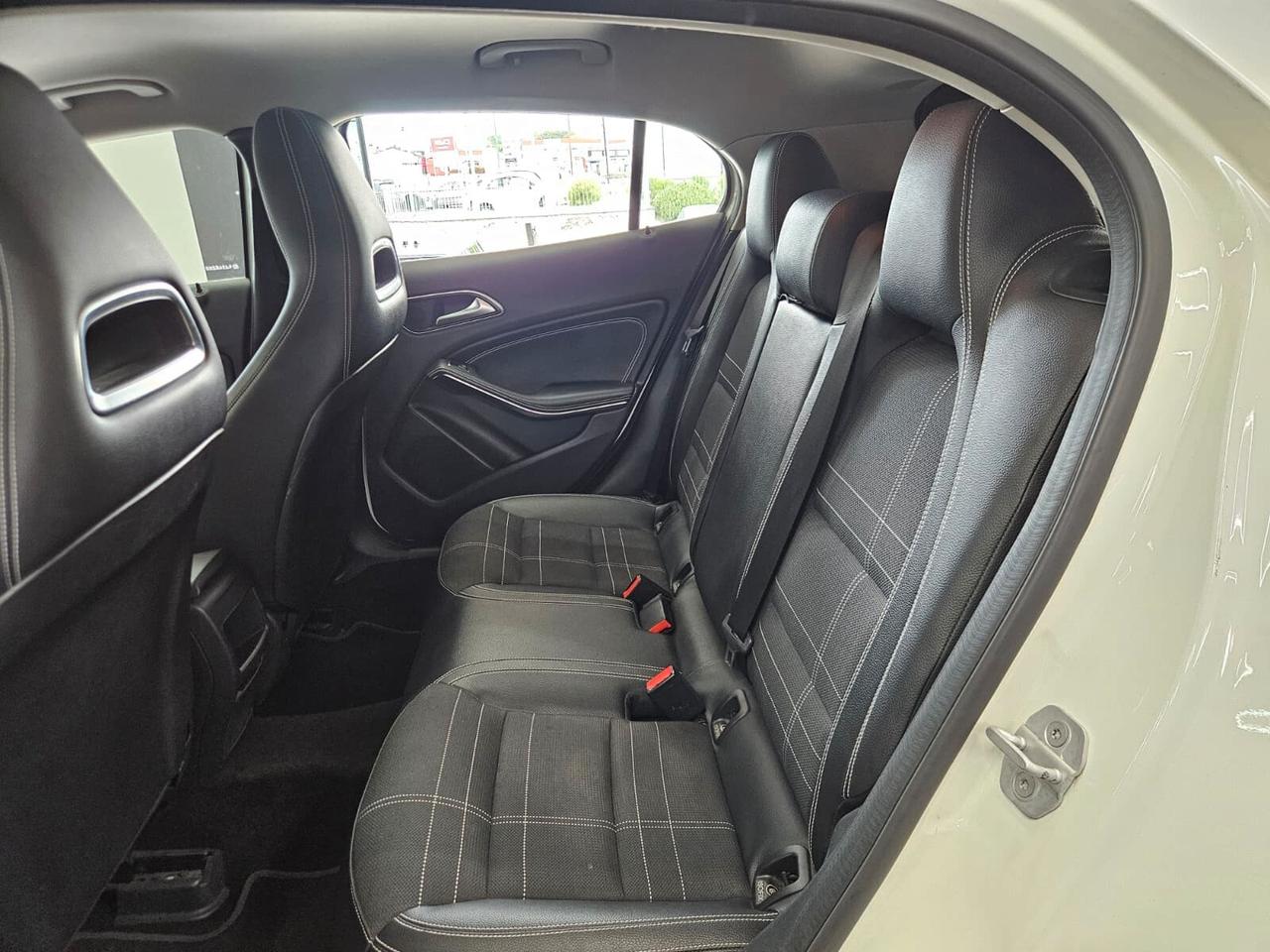 Mercedes-benz GLA 200 d Automatic Sport - NEOPATENTATI