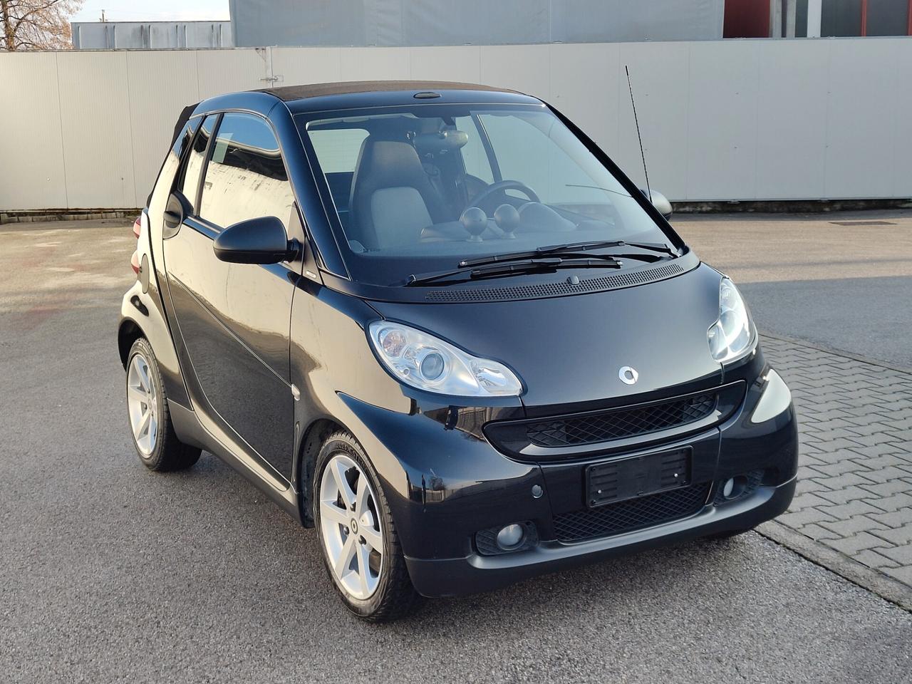 Smart ForTwo 1000 52 kW MHD cabrio pure