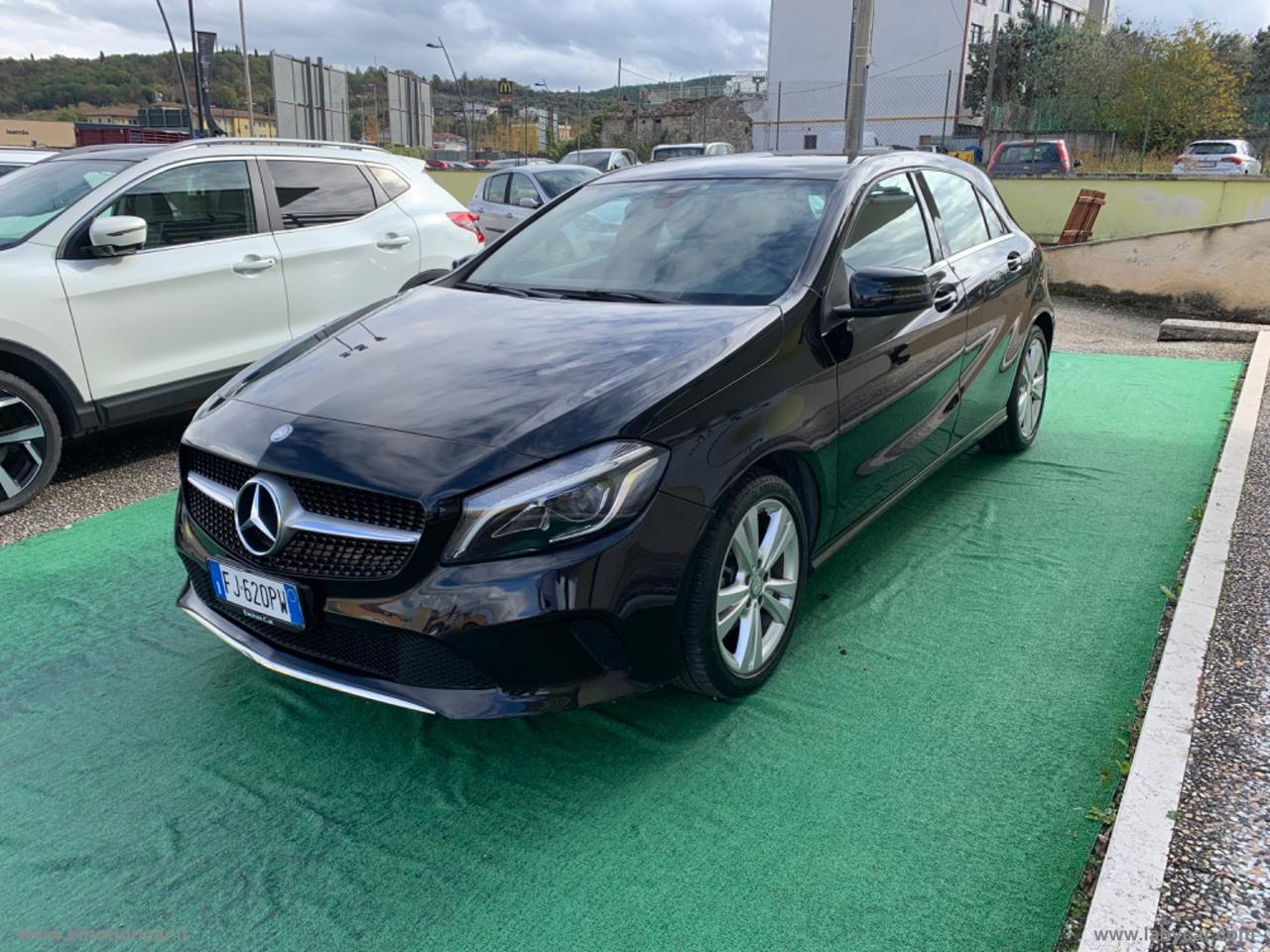 MERCEDES-BENZ A 160 d Premium - 2017