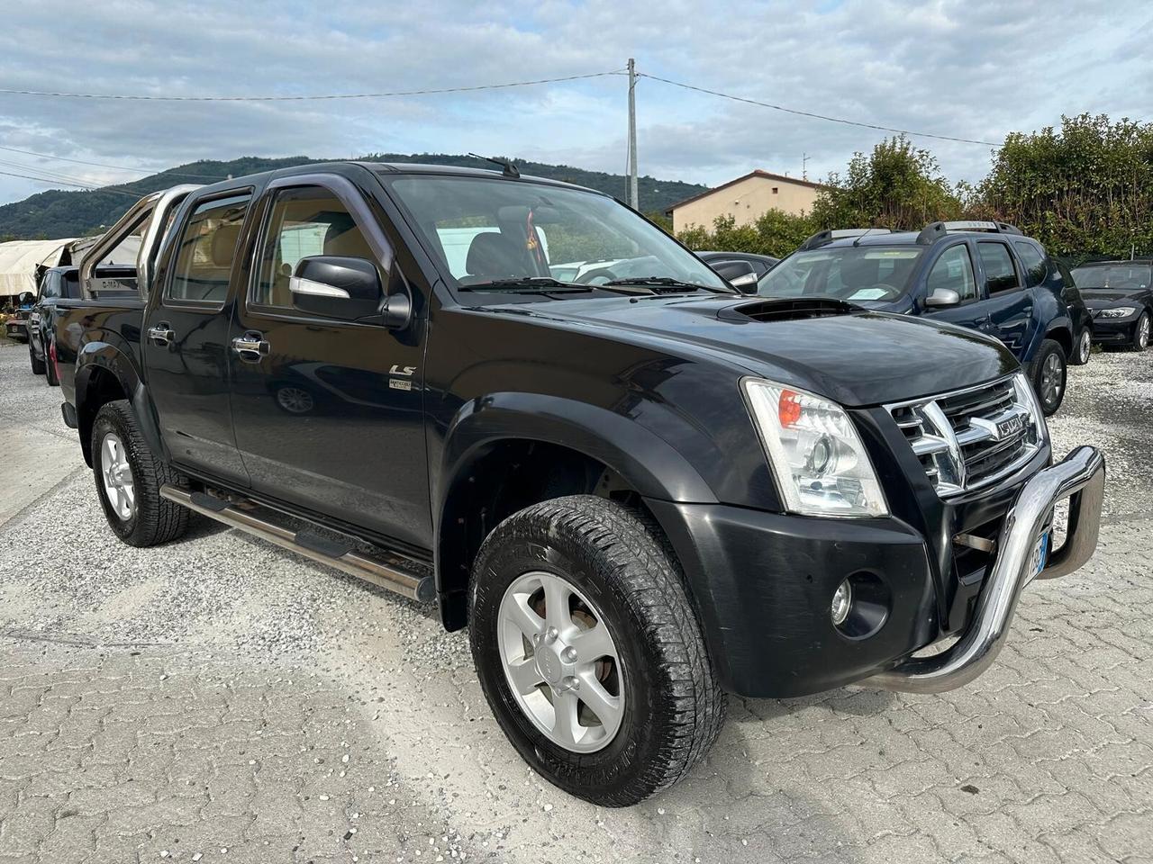 Isuzu D-Max 2.5 TD cat Crew Cab 4WD Pick-up LS EU4