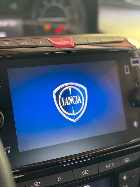 Lancia Ypsilon 1.0 FireFly 5 porte S&S Hybrid Silver
