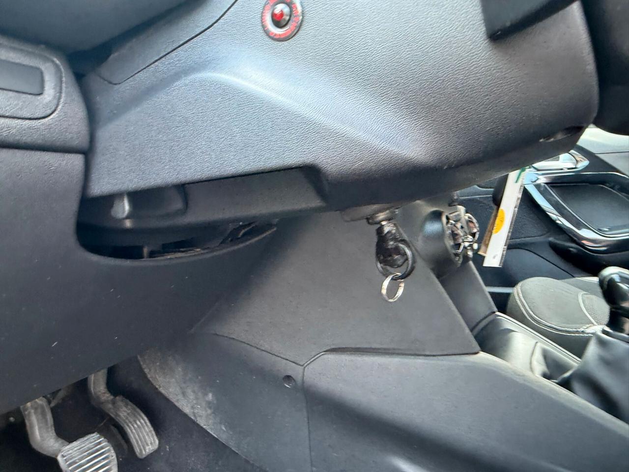 Peugeot 208 PureTech 82 3 porte Allure