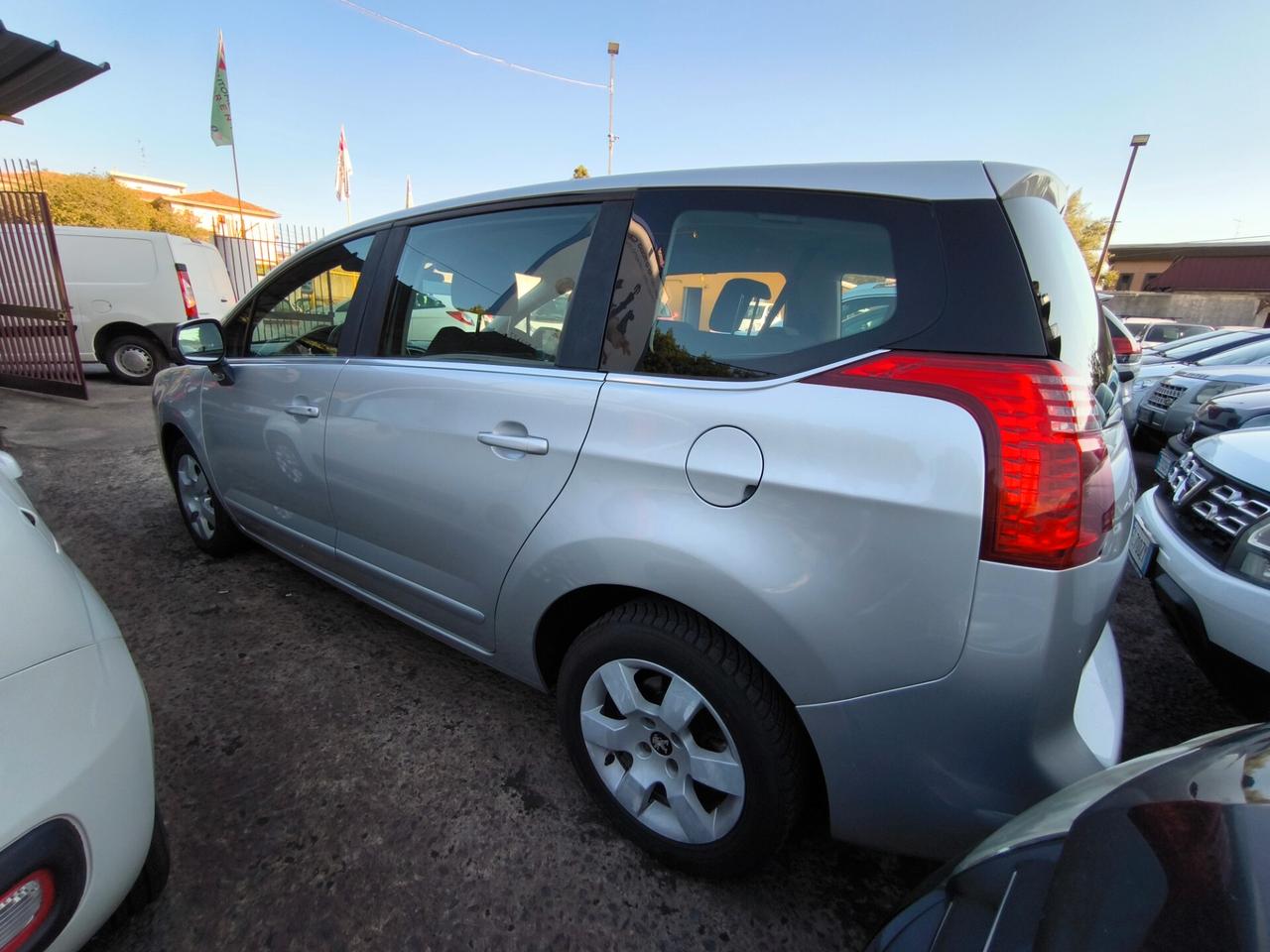 Peugeot 5008 1.6 HDi 115CV Business